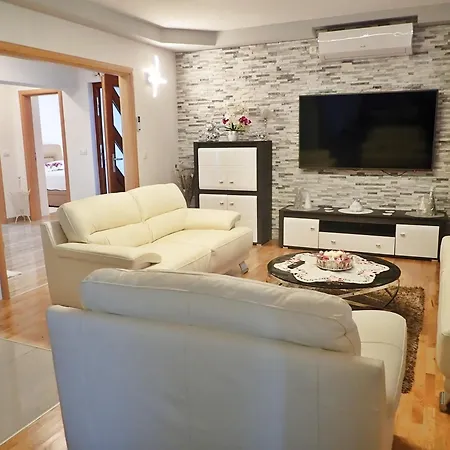 Apartament Dane
